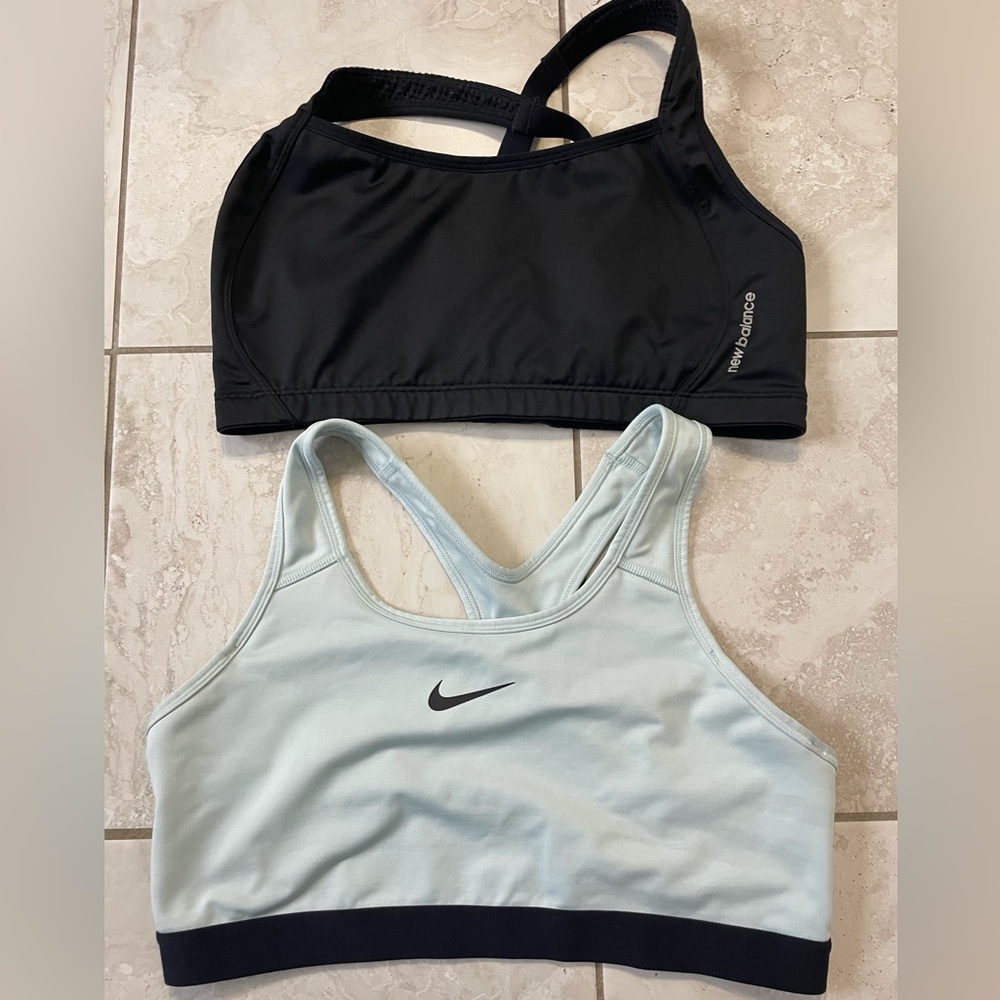 Sports bra lot